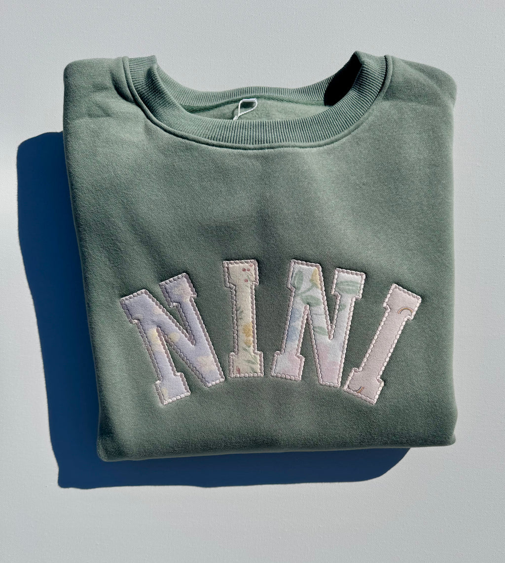 Custom "MAMA" Keepsake Applique Crewneck - Fancy Font