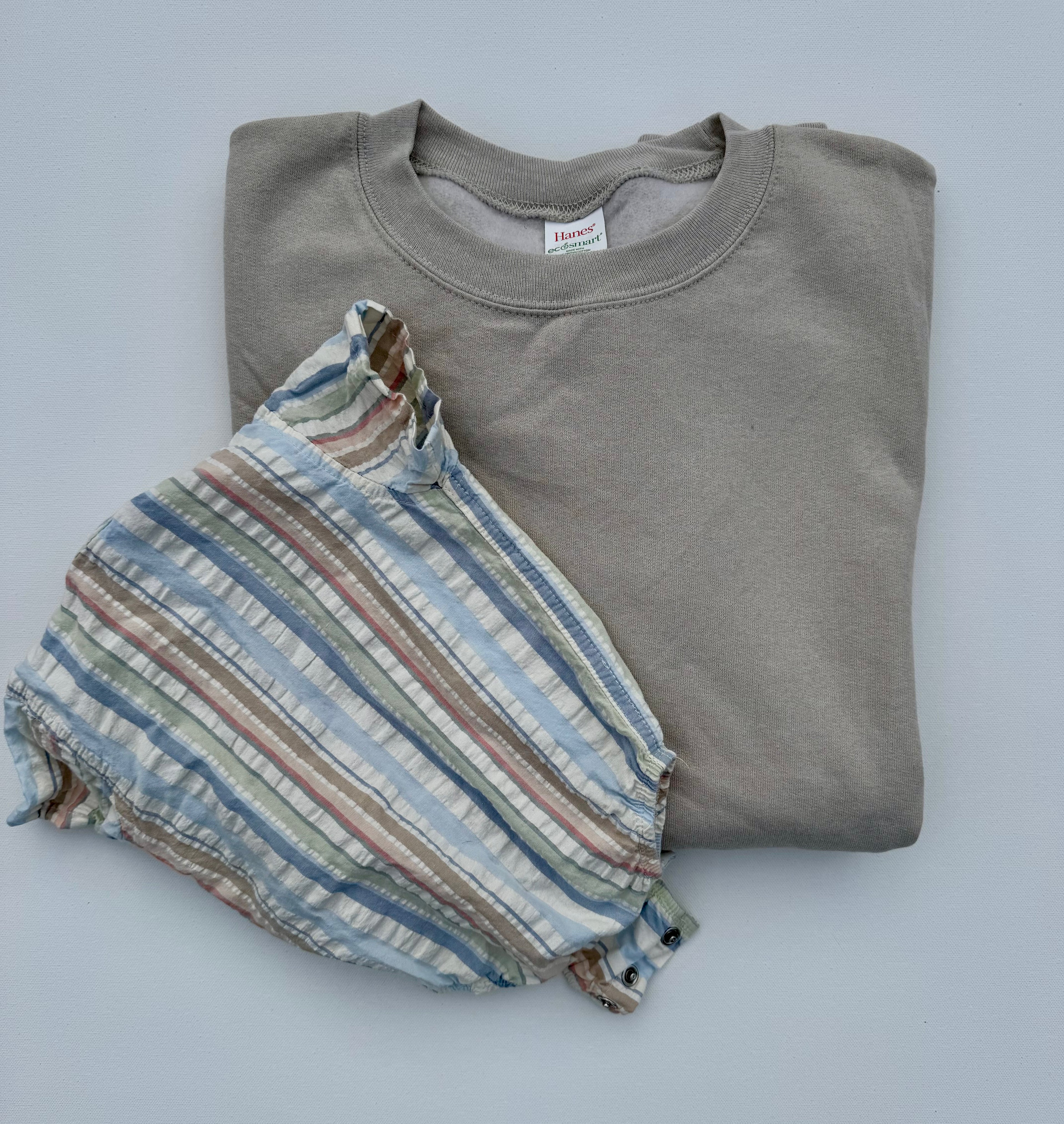 Custom "MAMA" Keepsake Applique Crewneck - Varsity Font